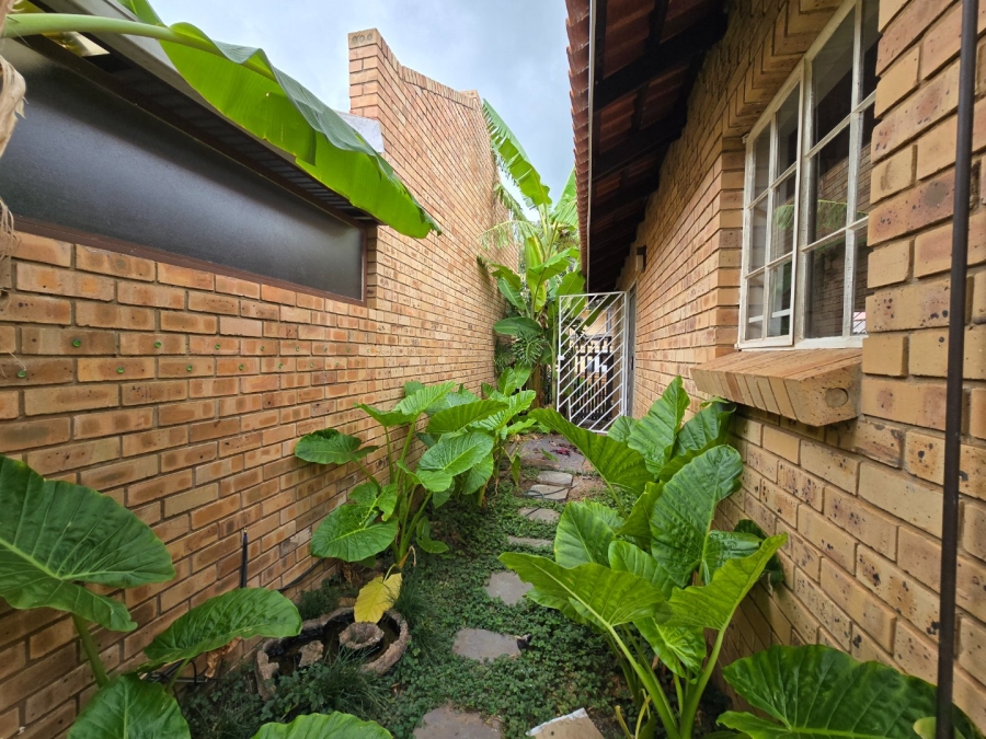 3 Bedroom Property for Sale in Miederpark North West